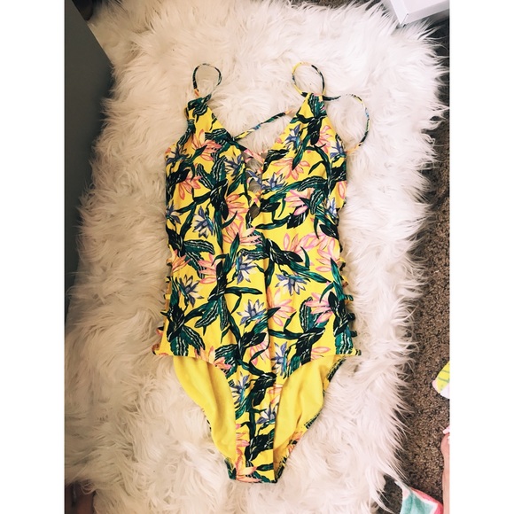 jessica simpson yellow swimsuit